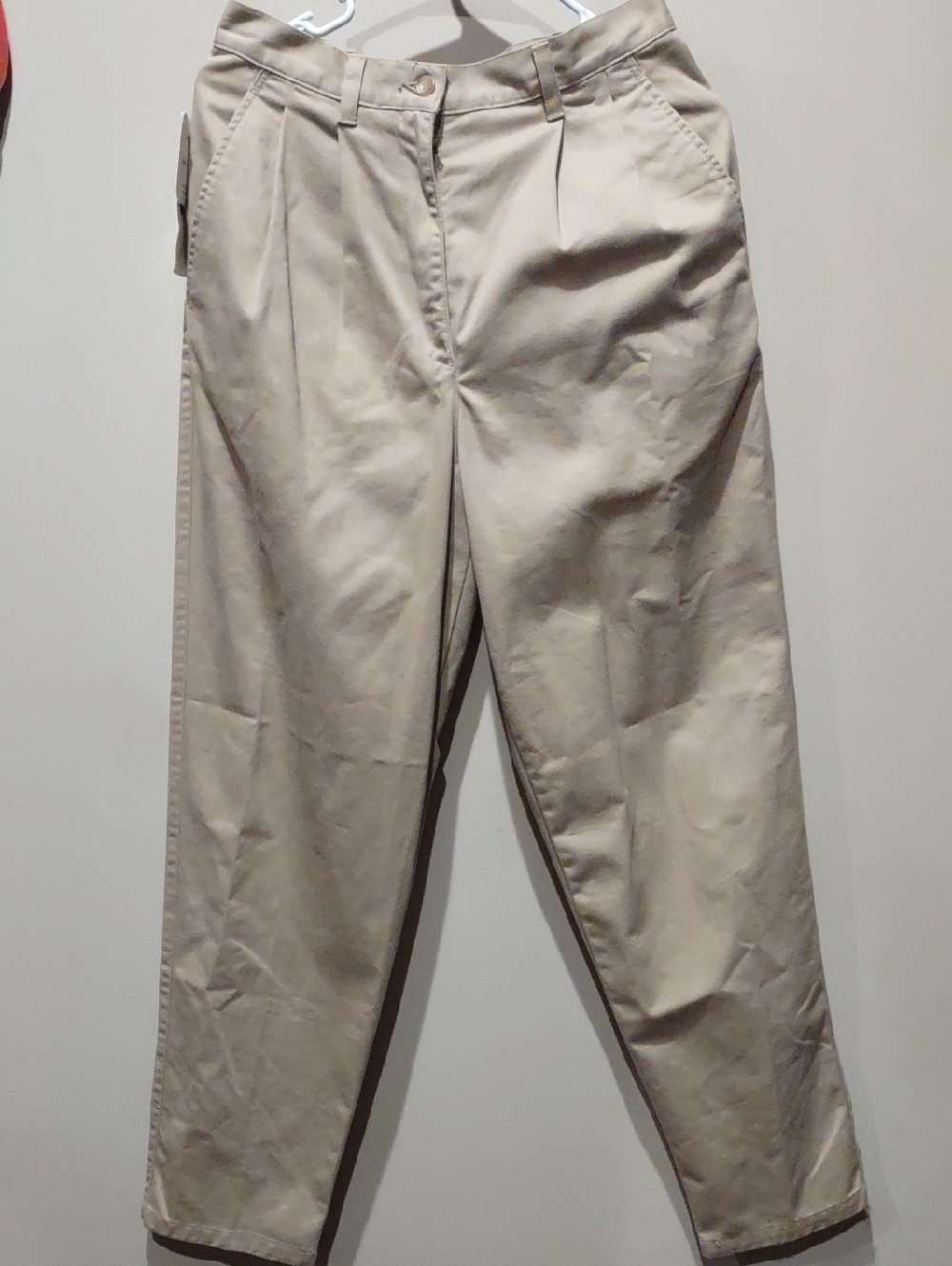 Jones Wear Khaki Tan Pleated Chino Belted Pants, 6 Nwt